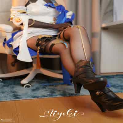 [铃木美咲(Misaki Suzuki)] 美脚的赐福 布洛妮娅