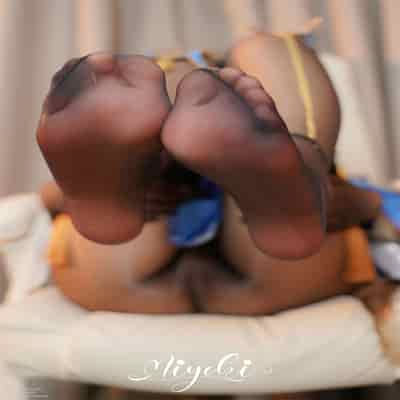 [铃木美咲(Misaki Suzuki)] 美脚的赐福 布洛妮娅