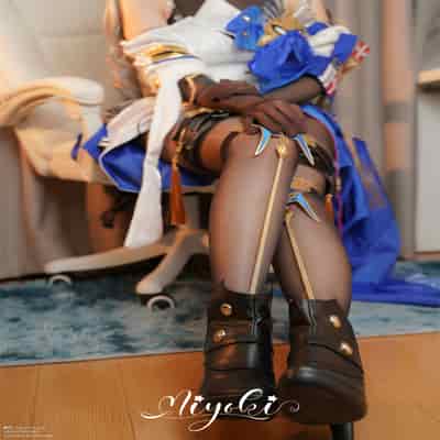 [铃木美咲(Misaki Suzuki)] 美脚的赐福 布洛妮娅